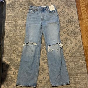 NWT Abercrombie ripped jeans